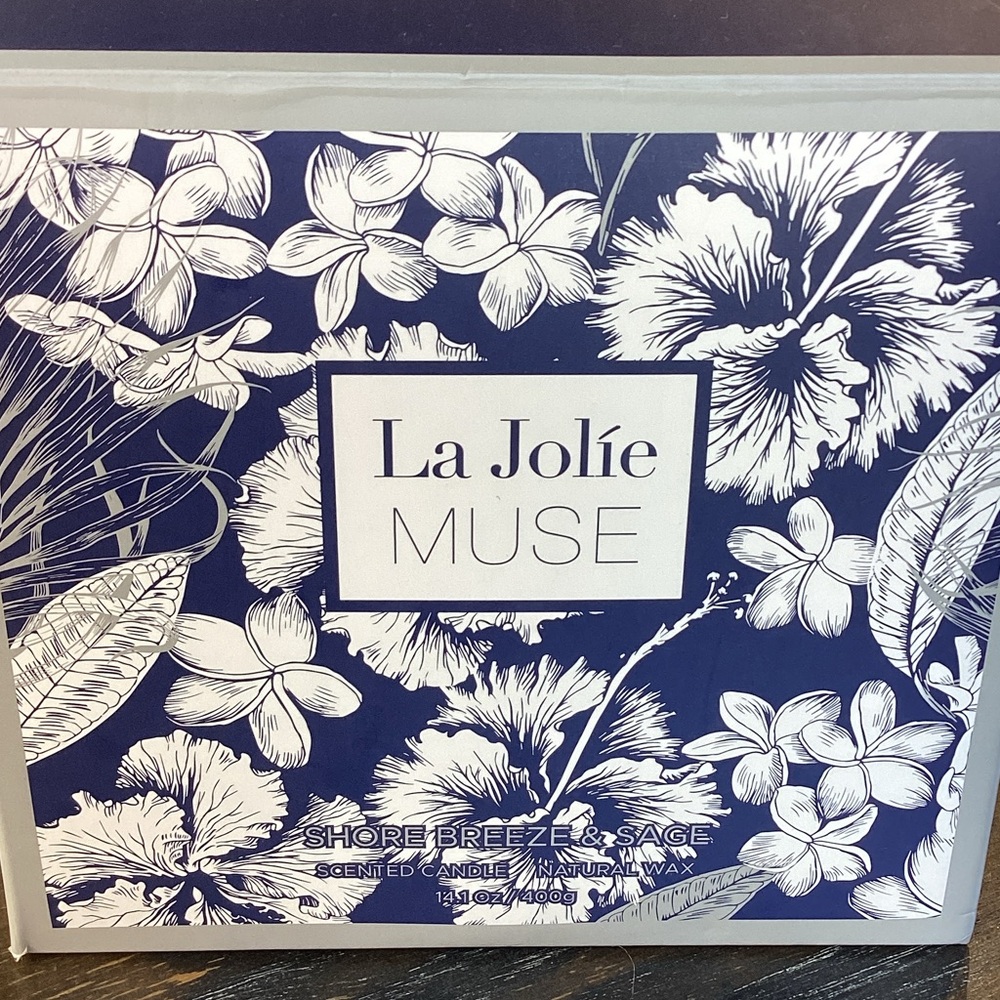La Jolie Muse Shore Breeze & Sage Scented Candle